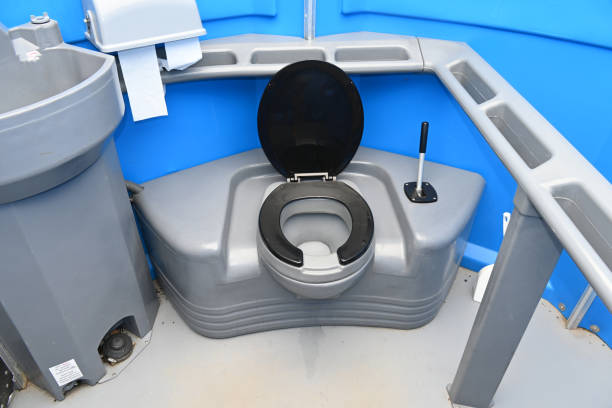 Best Best portable toilet rental  in Edmonston, MD